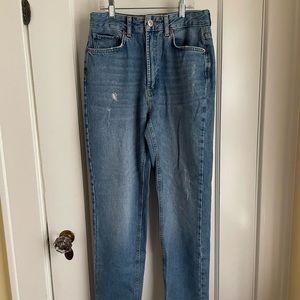 BDG by UO Mom Jeans 💙